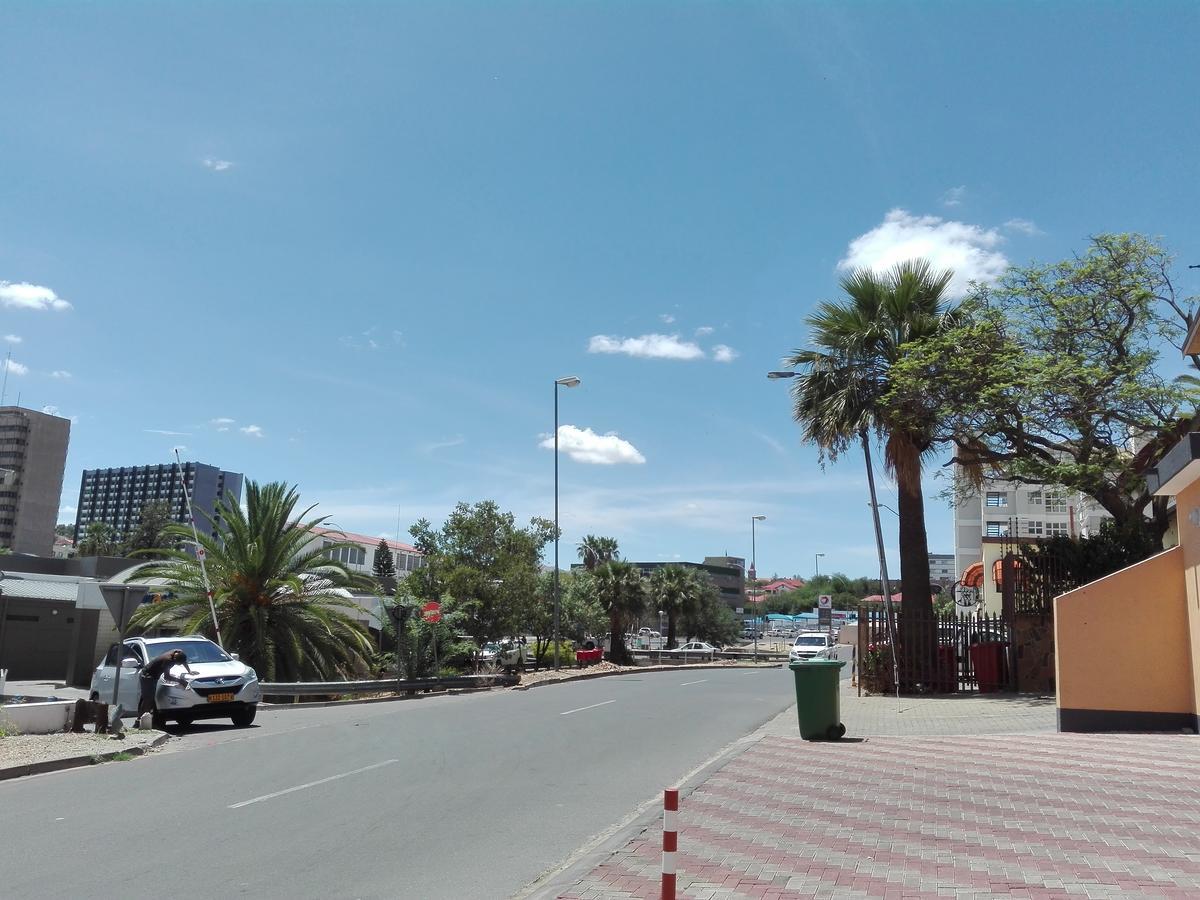 Home Inn Self-Catering Windhoek Dış mekan fotoğraf