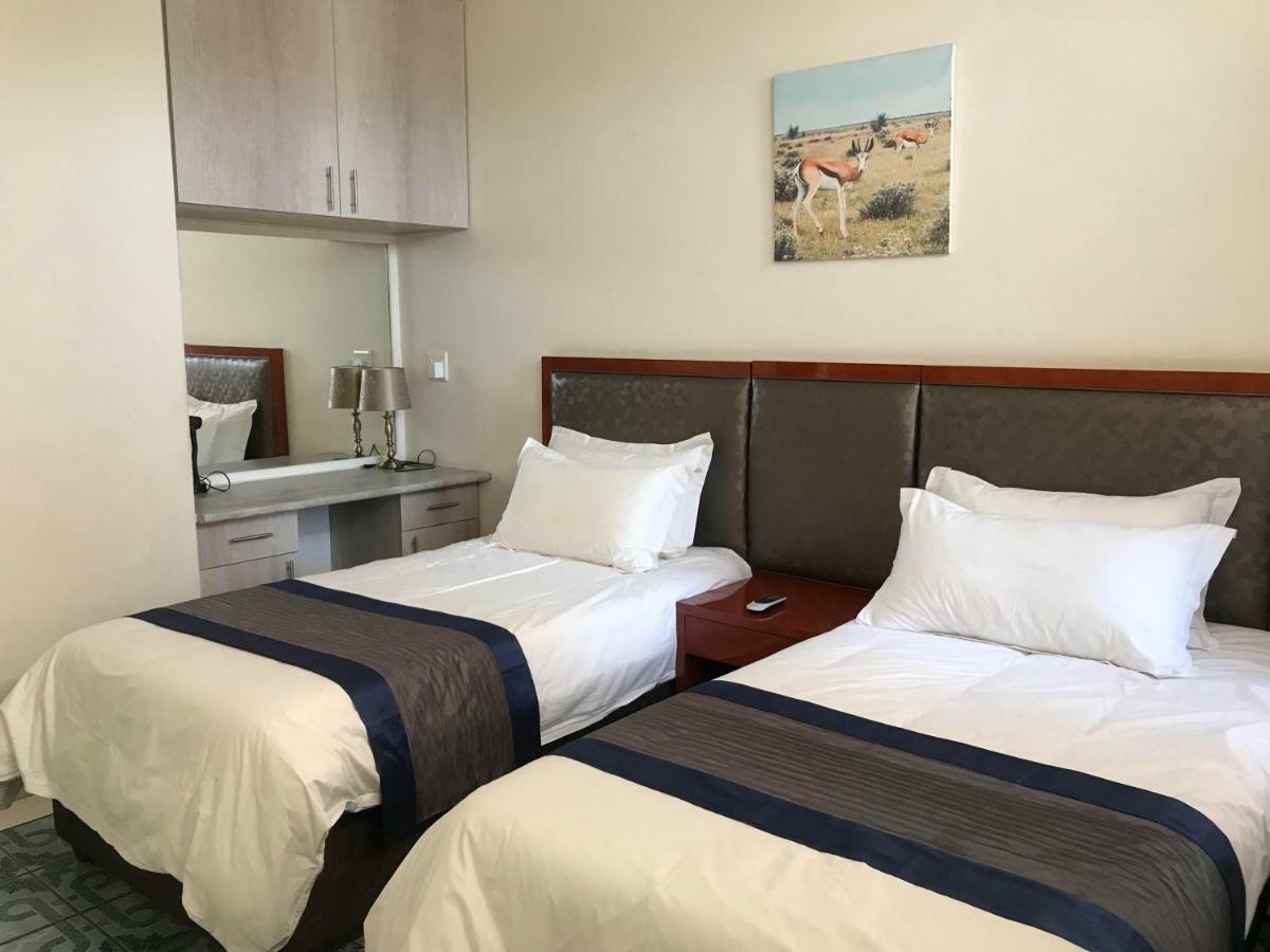 Home Inn Self-Catering Windhoek Dış mekan fotoğraf